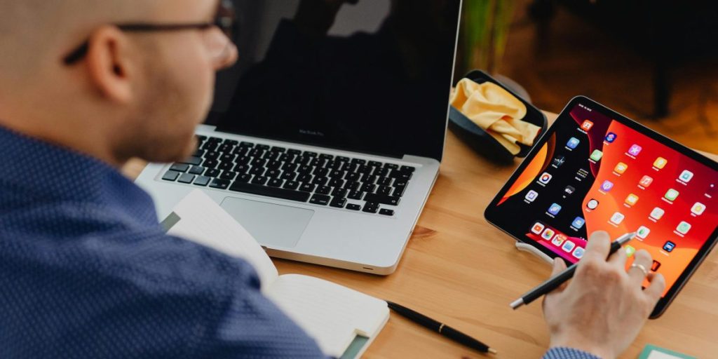 Free Social Media Management Tools That Save PR Teams Hours Each Week