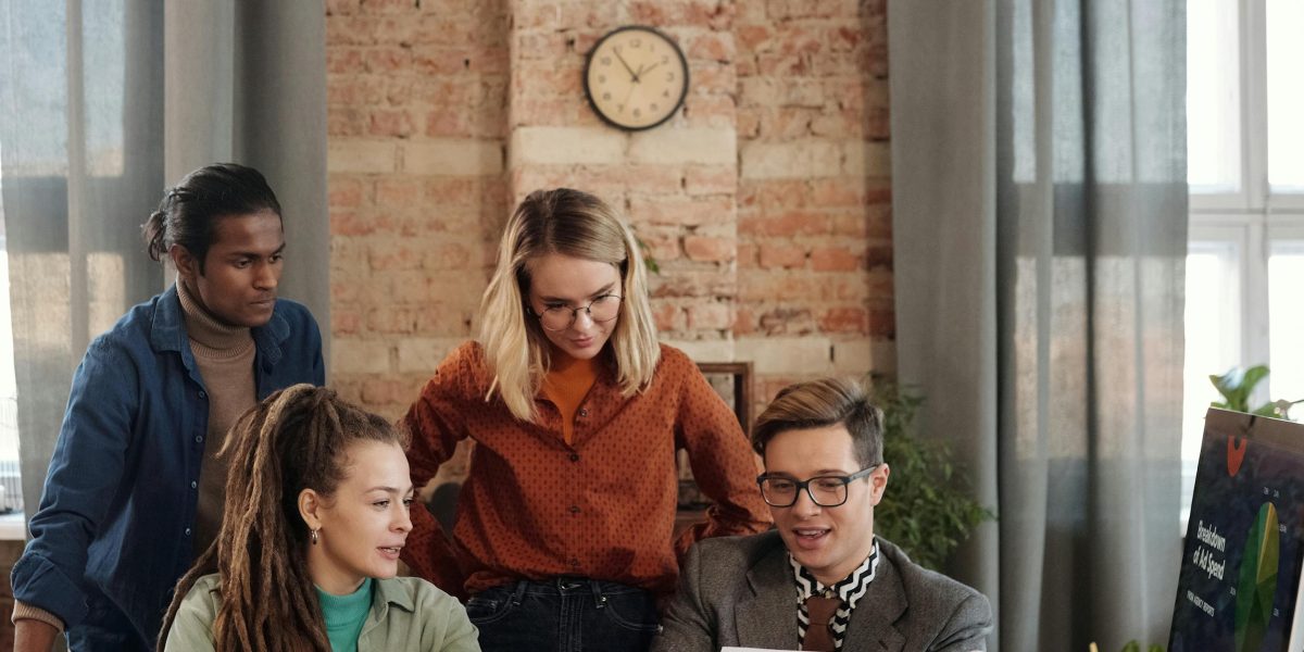 This article explains why managing social media marketing teams in 2026 is fundamentally different from other functions and why it matters for brand growth and...