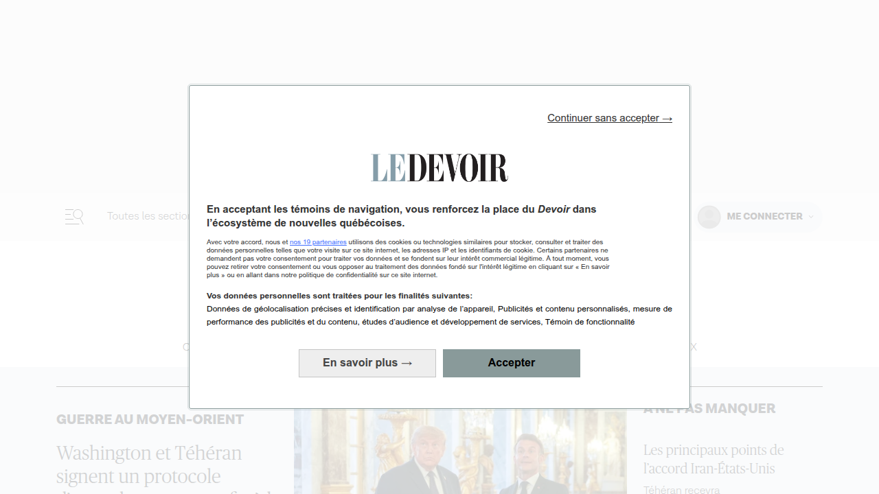 Homepage screenshot of Le Devoir to illustrate an independent, subscription-driven outlet.