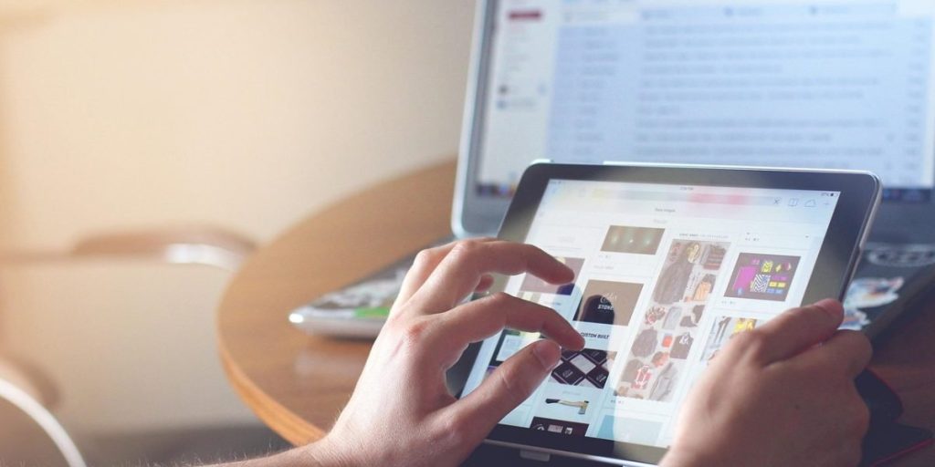 How the Newspaper Aesthetic Builds Trust in Digital Media