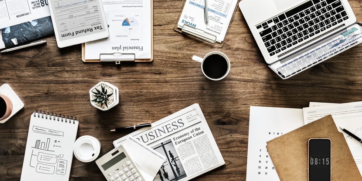 Many individuals explore new career paths, leveraging free resources to gain skills and confidently map out their professional future.